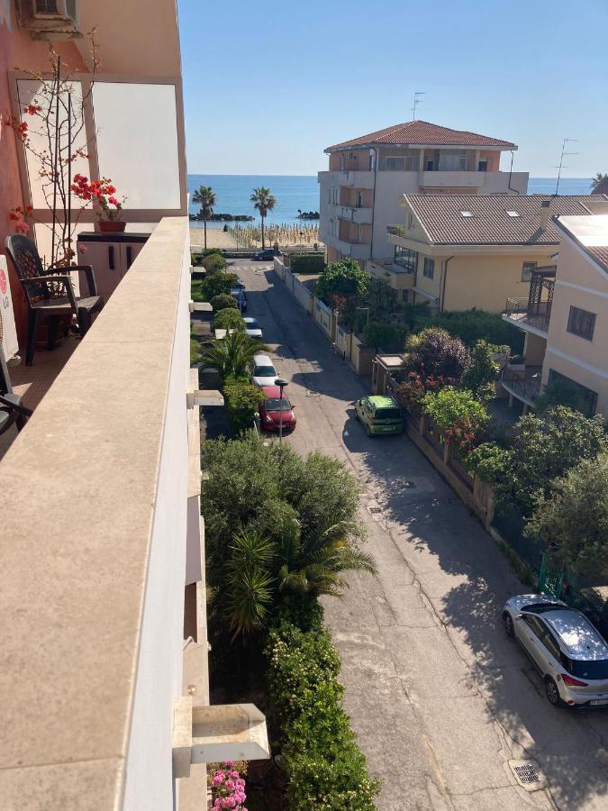 Teresa Al Mare Apartment Montesilvano Bagian luar foto